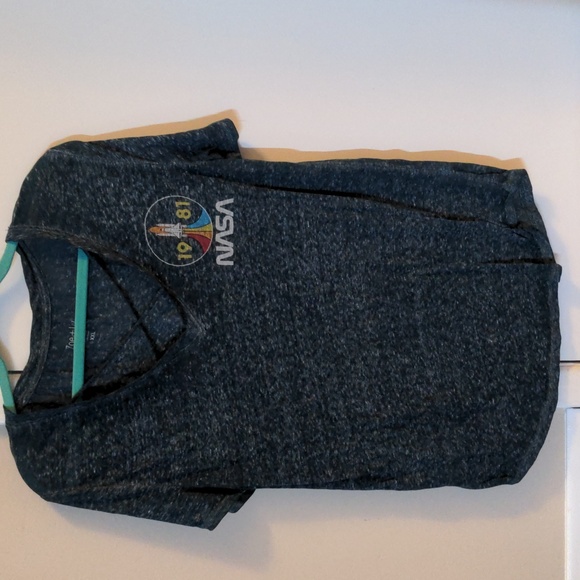 Zoe + Liv XXL NASA tshirt (junior sizing) - Picture 1 of 5